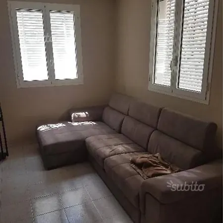 Affittasi In A Apartman *
